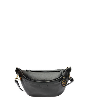 Черна дамска чанта от естествена кожа снимка