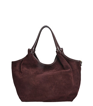 Дамска чанта от естествен велур в бордо снимка