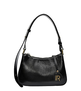 Дамска черна чанта от естествена кожа снимка