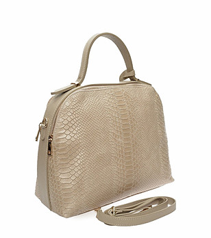 Дамска кожена чанта в цвят таупе с кроко релеф Esmeralda снимка