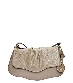 Дамска кожена чанта в цвят таупе Tola снимка