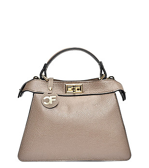 Дамска трапецовидна чанта от естествена кожа в таупе Denia снимка