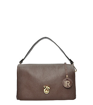 Дамска чанта от естествена кожа в тъмнокафяво снимка