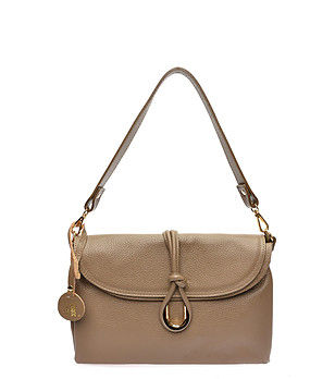 Дамска кожена чанта в цвят таупе снимка