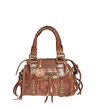 Дамска чанта от естествена кожа в цвят коняк Karsea снимка