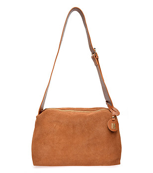 Велурена дамска чанта в цвят коняк снимка