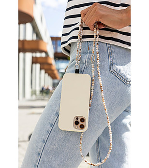 Верижка с бежови мъниста снимка