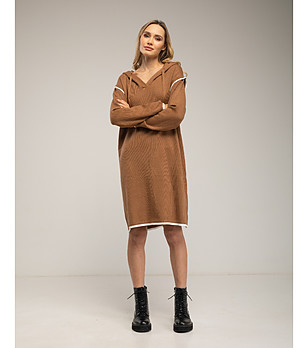 Рокля в цвят камел с качулка снимка