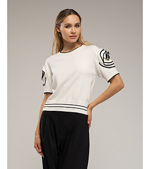 Дамска блуза в бяло с ефектни ръкави снимка