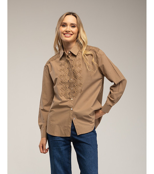 Бежова дамска памучна риза с бродерия снимка