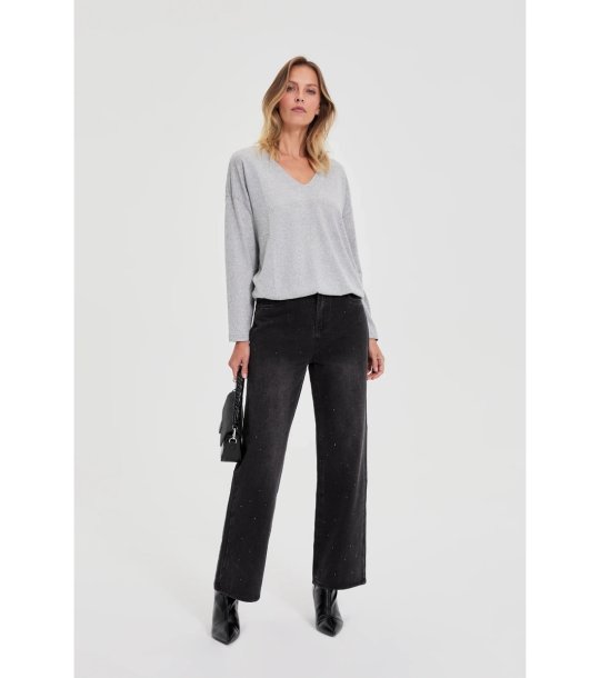 Дамски сив пуловер снимка