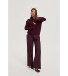 Дамски панталон в бургунд с колан-4 снимка