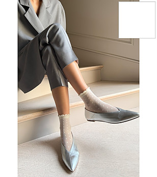 Дамски бели чорапи на точки MYRIAM снимка