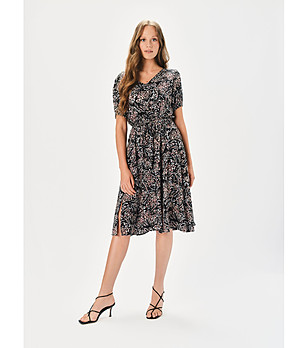 Черна рокля с принт снимка