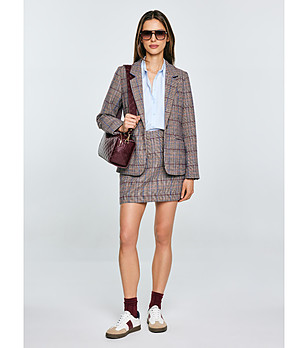 Кафява пола на каре снимка