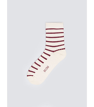 Дамски бежови чорапи на райе в бордо снимка