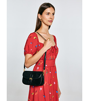 Черна дамска чанта през рамо MONIQUE снимка