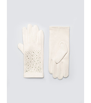 Дамски ръкавици в екрю с декоративни камъчета снимка