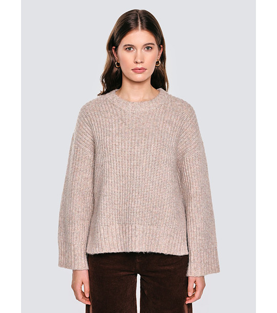 Бежов пуловер с релефна плетка AMAYA  снимка