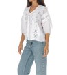 Бяла памучна дамска блуза с дантела-3 снимка
