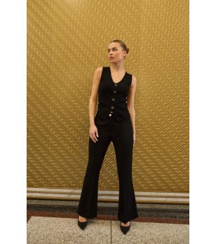 Дамски черен панталон с разкроен крачол снимка