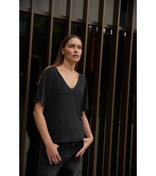 Дамска черна блуза с  блестящ ефект снимка