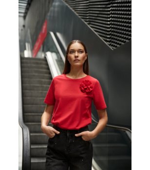 Червена памучна дамска блуза с цвете снимка