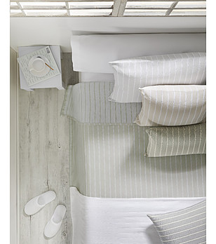 Покривало за легло в зелено с райета JUCAR 250x260 см снимка