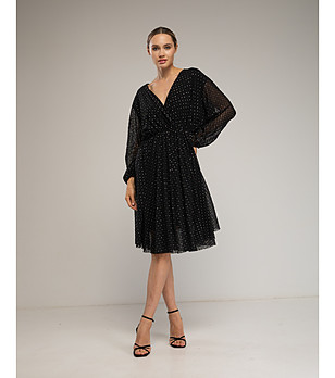 Черна рокля с каре текстура и камъчета  снимка