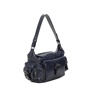 Дамска чанта в тъмносиньо с много джобове снимка