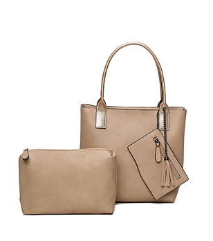 Бежова дамска чанта със златисти дръжки и несесер снимка