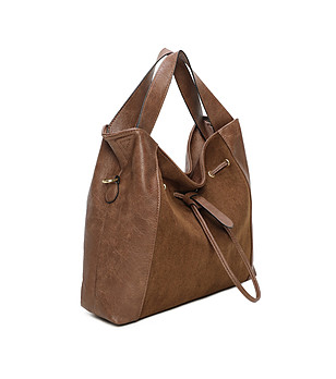 Дамска чанта в кафяво  снимка