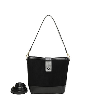 Дамска чанта в черно  снимка