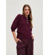 Дамски бордо пуловер с яка и копчета-2 снимка