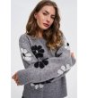 Дамски сив пуловер с цветя-2 снимка