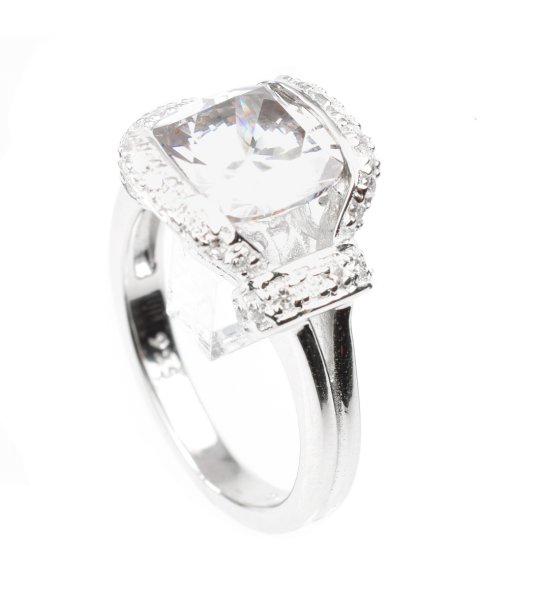 Посребрен пръстен с бели циркони  снимка