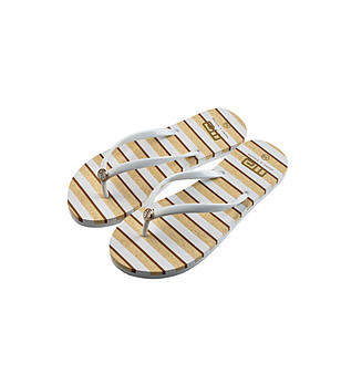 Бели джапанки на бежови райета STRIPE снимка