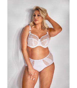Бели бикини с дантела снимка