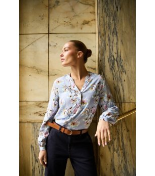 Дамска синя риза с флорален принт снимка