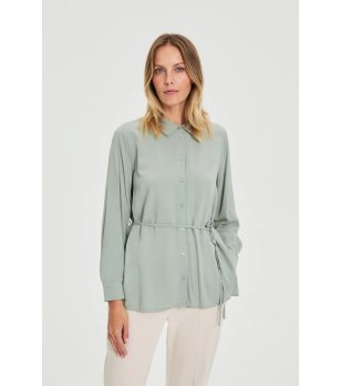 Дамска риза в маслиненозелено с колан L-KO-4915 снимка