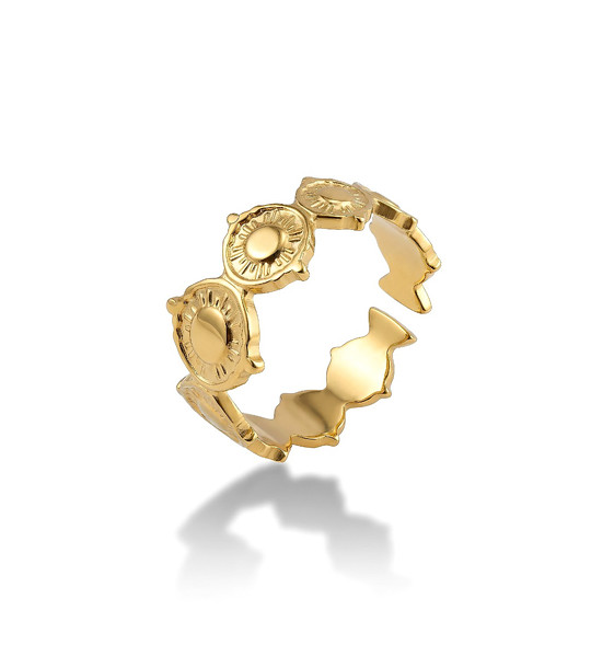 Дамски позлатен пръстен с релефни кръгове снимка