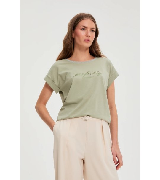Дамска памучна блуза в маслиненозелен цвят снимка
