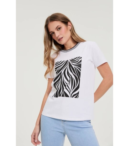 Бяла памучна дамска блуза с щампа Zebra снимка