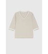 Дамска блуза в светло бежово с V-образно деколте-4 снимка
