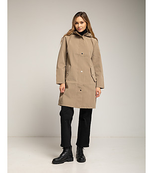 Бежово водоустойчиво палто с качулка снимка