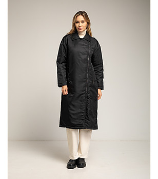 Дълго яке в черно с асиметричен цип снимка