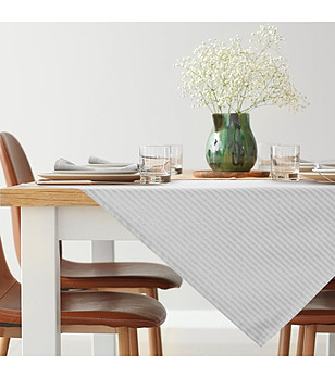 Сребърна жакардова покривка на райета 85x85 см снимка