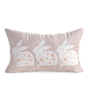 Светлорозова декоративна калъфка за възглавница със зайчета 30x50 см снимка
