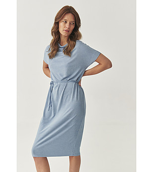 Синя рокля с колан Sanoma снимка