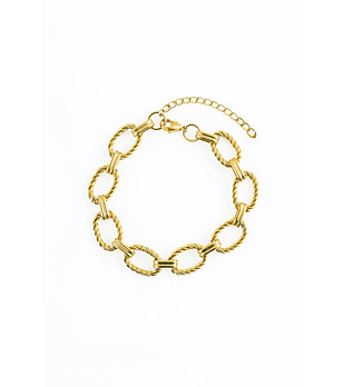 Златиста дамска гривна с овални релефни звена снимка